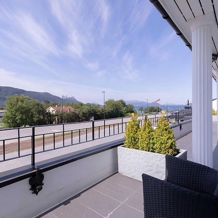 Aursnes Hotell Sykkylven 外观 照片
