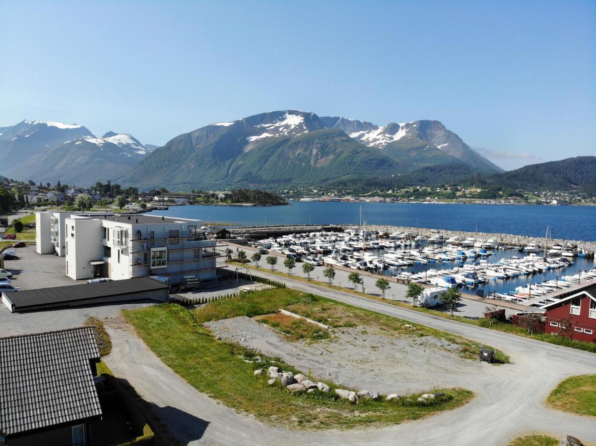 Aursnes Hotell Sykkylven 外观 照片